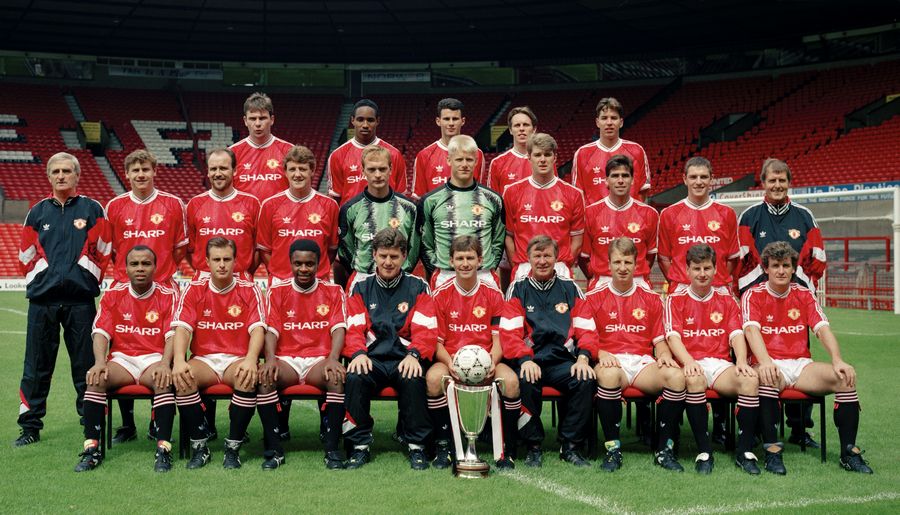 曼城續約後場萬金油阿克至2027！.